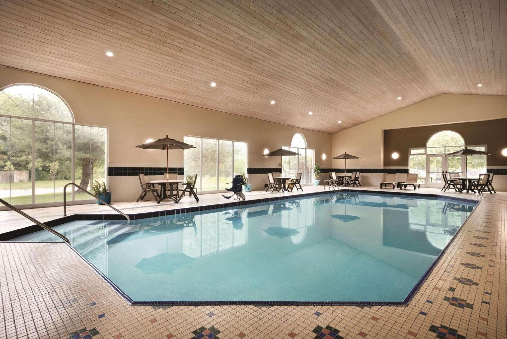 Country Inn & Suites By Radisson, Des Moines West, Ia Clive Exteriér fotografie