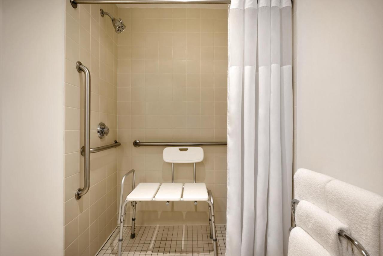 Country Inn & Suites By Radisson, Des Moines West, Ia Clive Exteriér fotografie