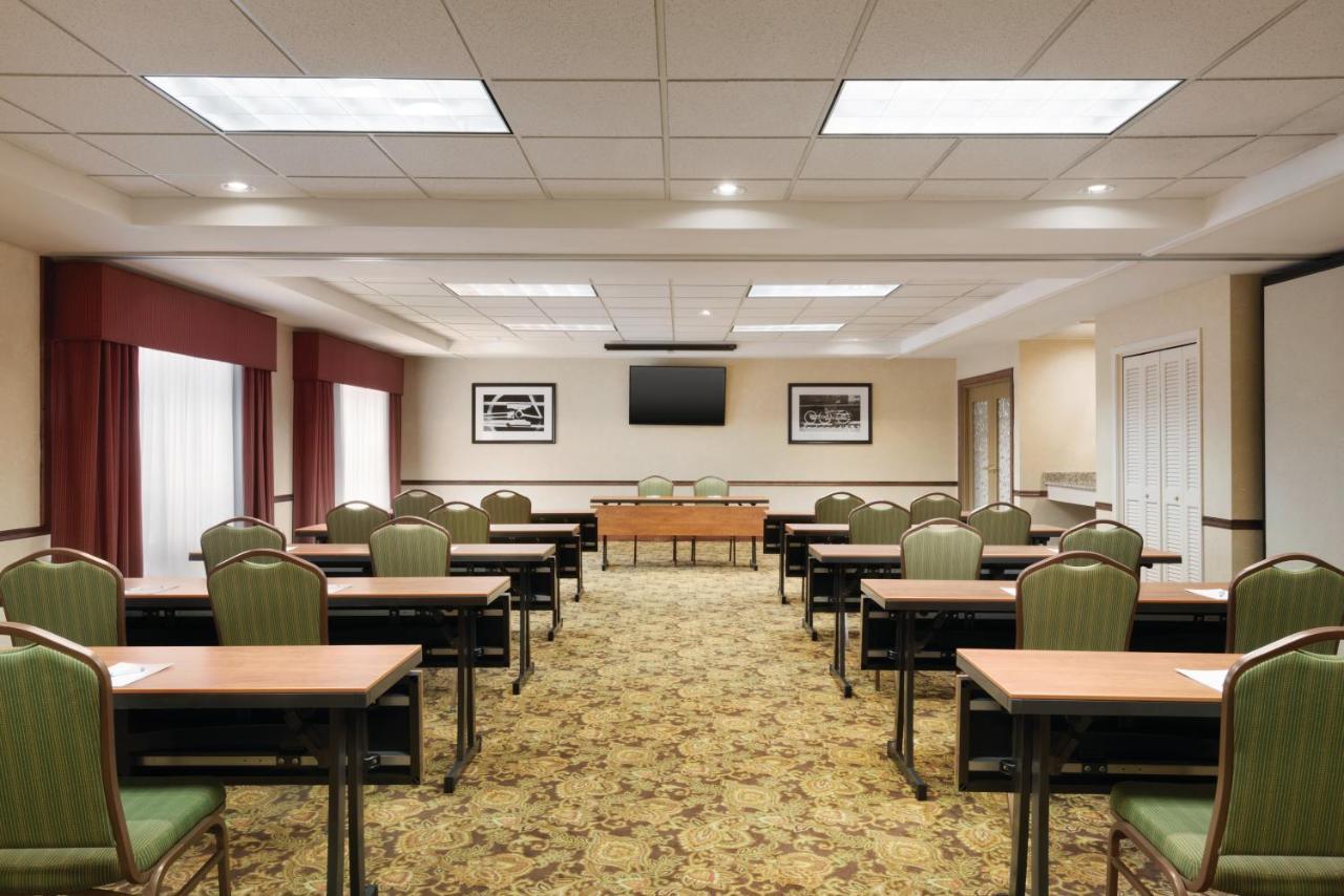 Country Inn & Suites By Radisson, Des Moines West, Ia Clive Exteriér fotografie